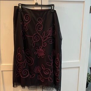 Chic Black A-Line Skirt with Burgundy Embroidery